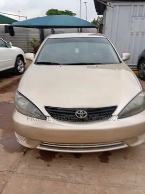 Toyota Camry LE 4dr Sedan (2.4L 4cyl 5A) 2005 Gold