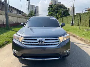 Toyota Highlander Limited 3.5L 2WD 2013