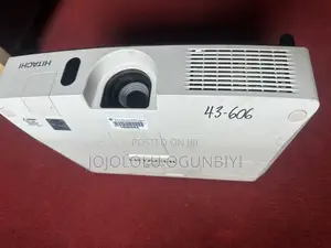 Projector (Hitachi)