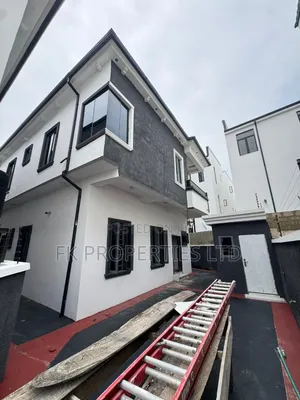 5bdrm House in Osapa London for sale
