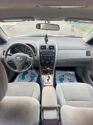 Toyota Corolla 2010 White