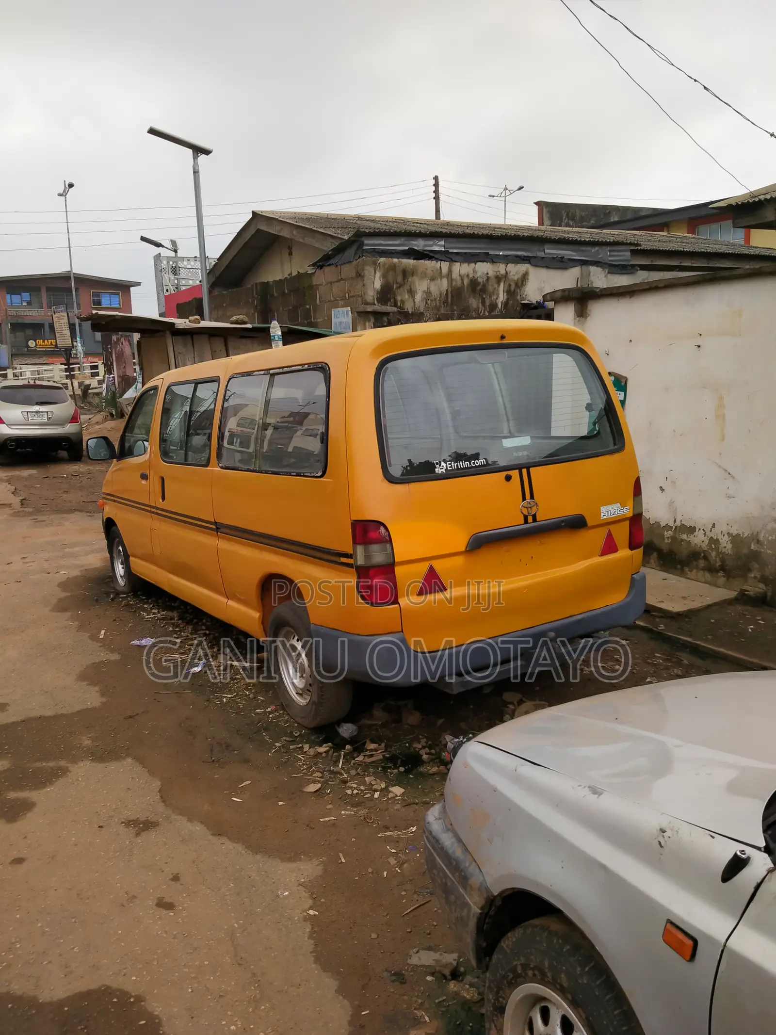 Toyota HiAce 2004 Yellow