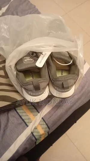 Reebok Sneakers