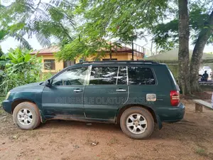 Toyota Highlander Base FWD 2002 Green