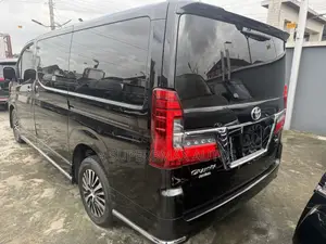 Toyota Granvia 2022 Black