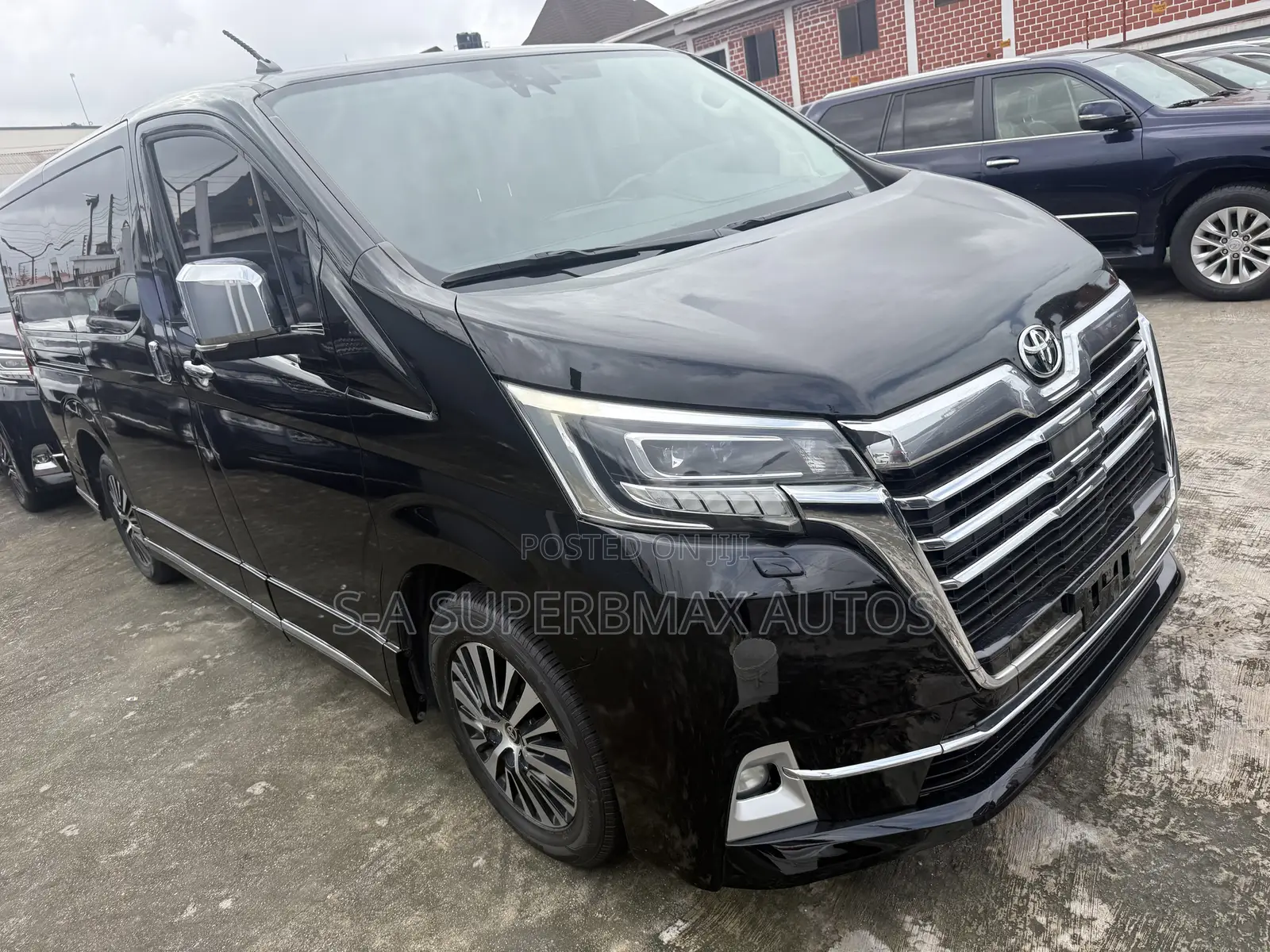 Toyota Granvia 2022 Black