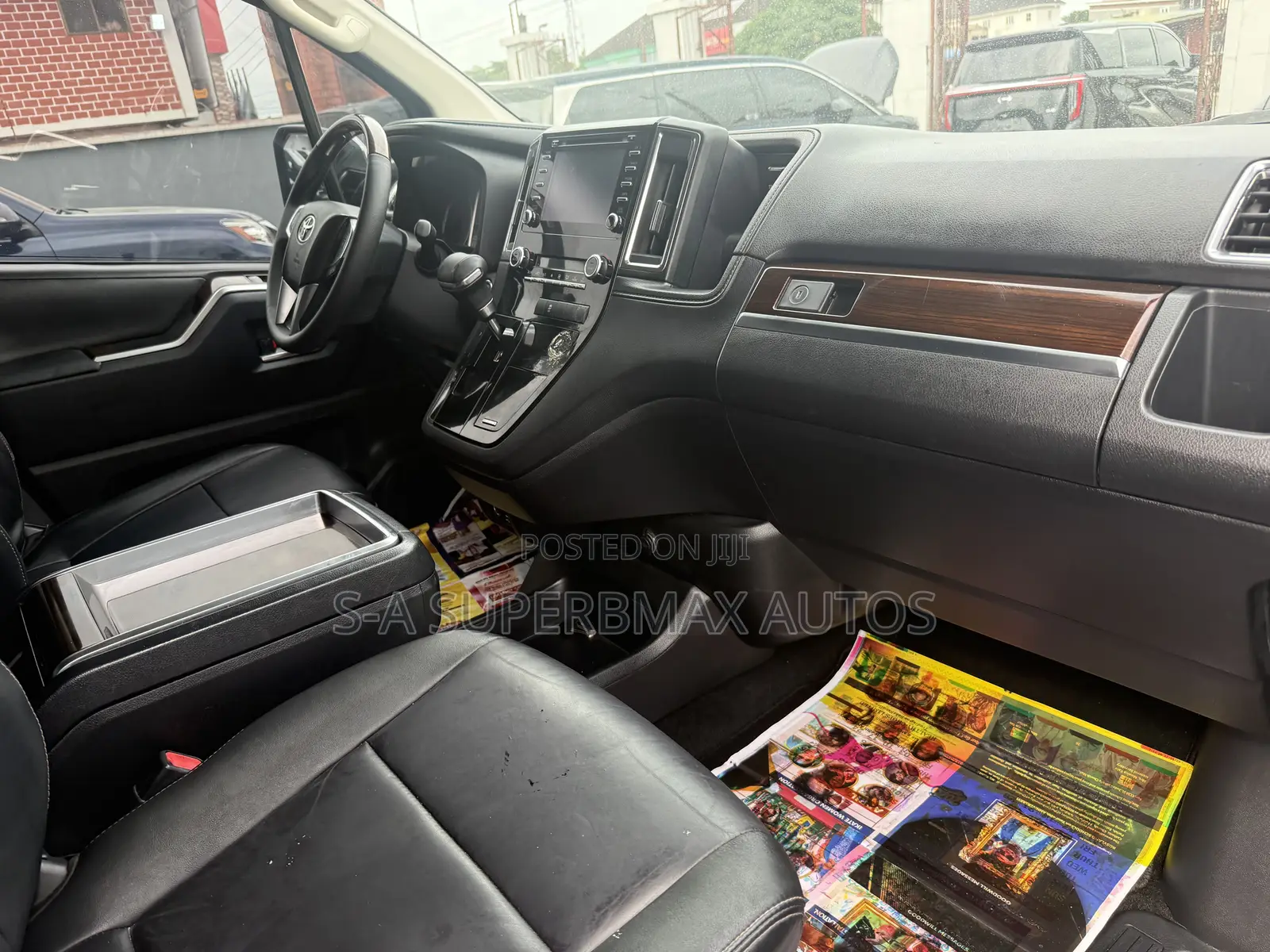 Toyota Granvia 2022 Black