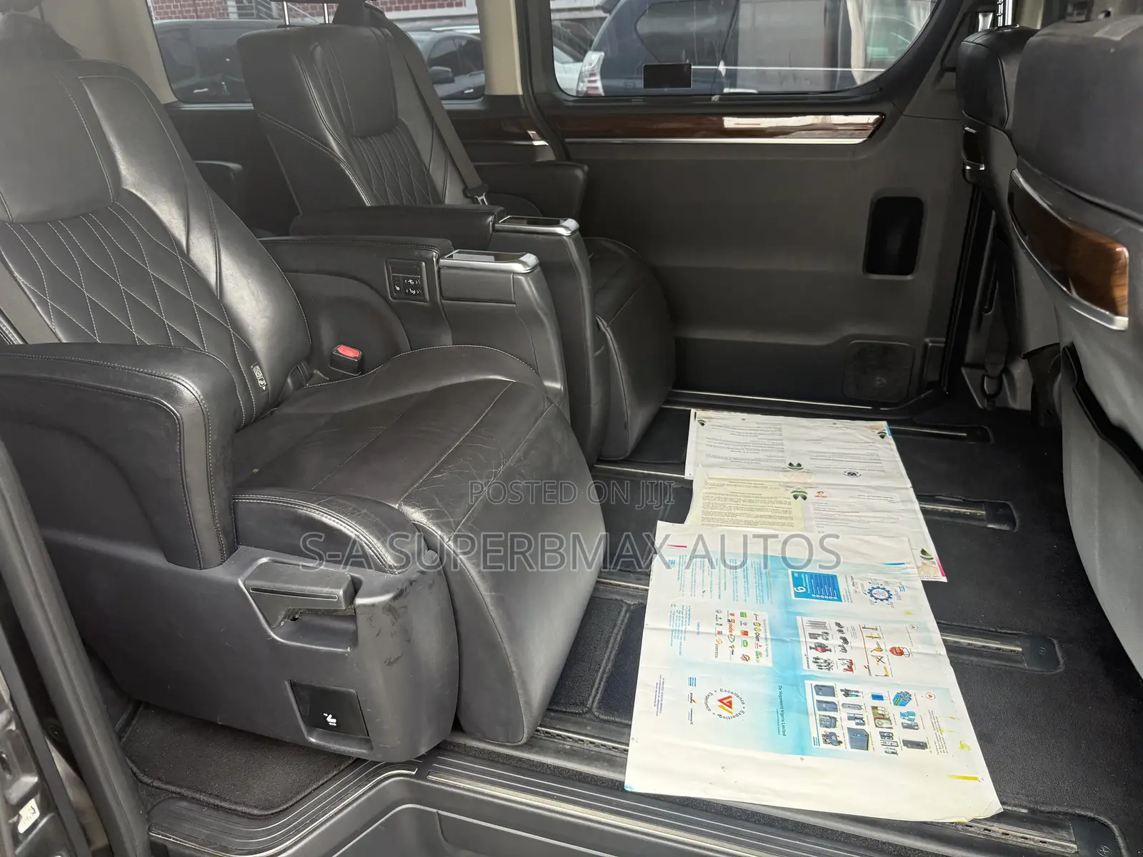 Toyota Granvia 2022 Black