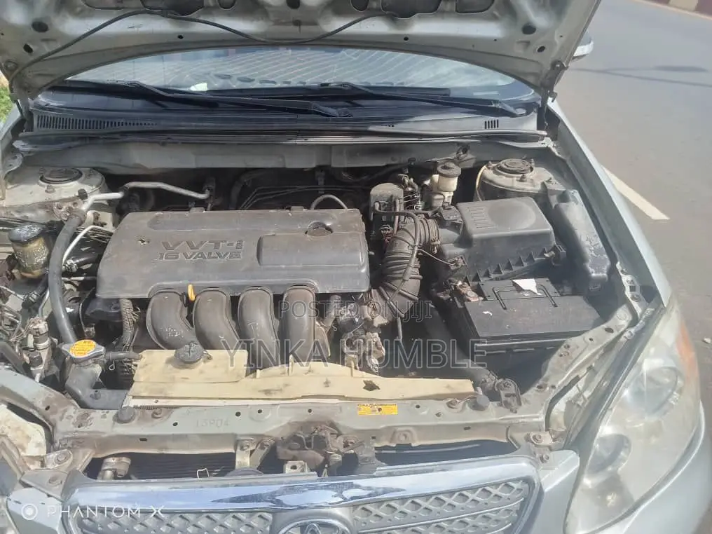 Toyota Corolla 2004 Silver