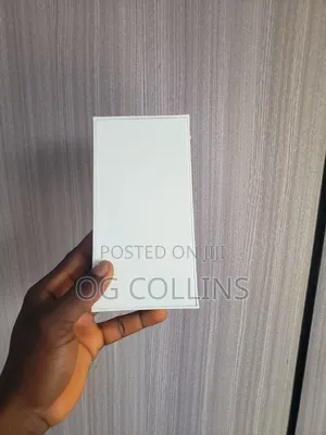 New Samsung Galaxy S20 FE 5G 128 GB Green