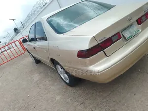 Toyota Camry 2002 Silver