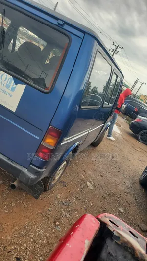 Ford Transit 2005 Blue