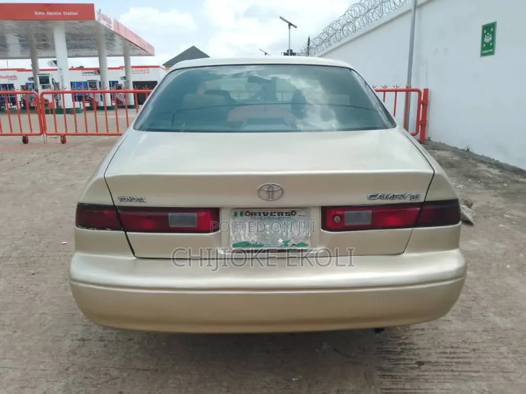 Toyota Camry 2002 Silver