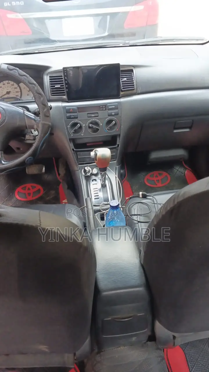 Toyota Corolla 2004 Silver