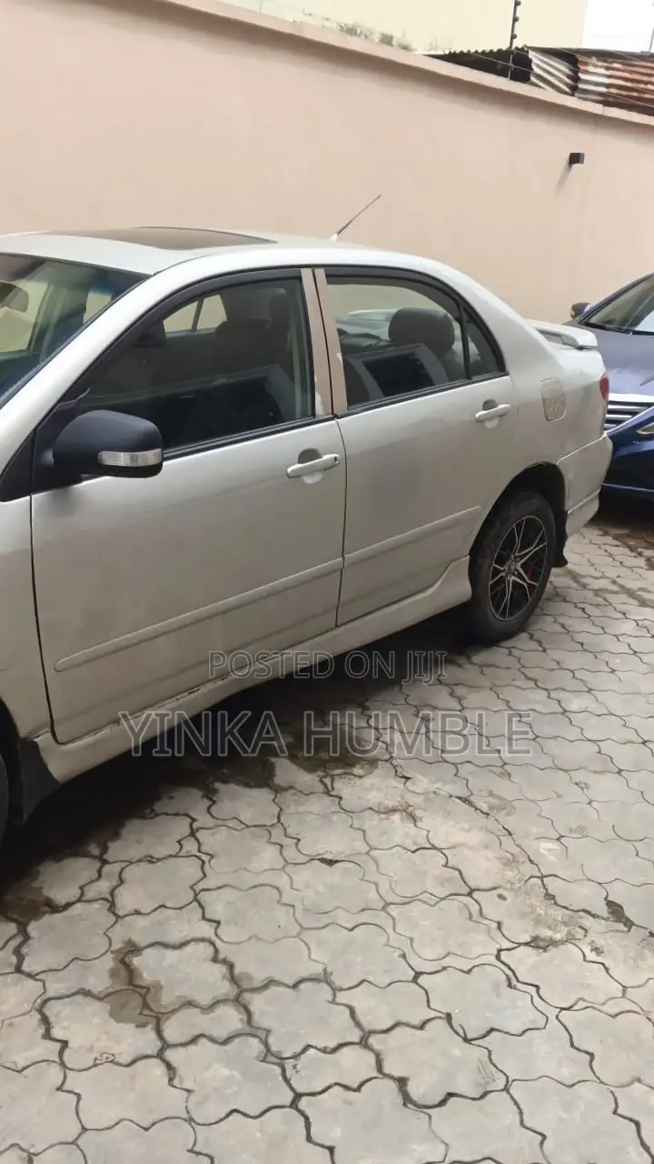 Toyota Corolla 2004 Silver