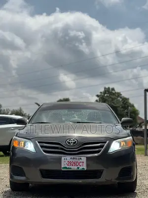 Toyota Camry LE 4dr Sedan (2.5L 4cyl 6AM) 2010 Gray
