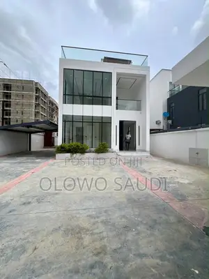 5bdrm Duplex in Lekki Phase 1 for sale