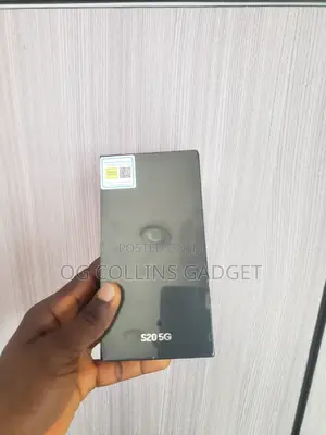 New Samsung Galaxy S20 128 GB Black