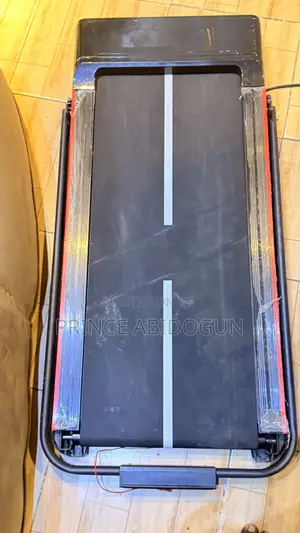 2.5hp Portable Treadmill With a Foldable Handrail and Led Display