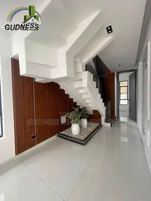 5bdrm Duplex in Lekki Phase 1 for rent