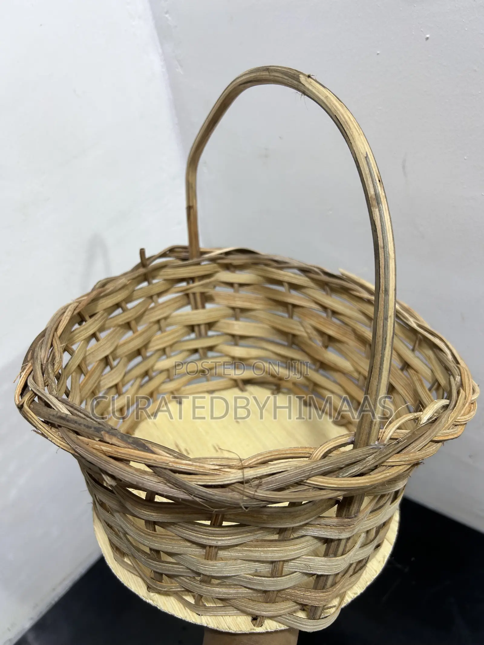 Mini Round Wicker Gift Basket With Handle