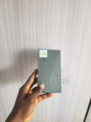 New Samsung Galaxy S10e 128 GB Black