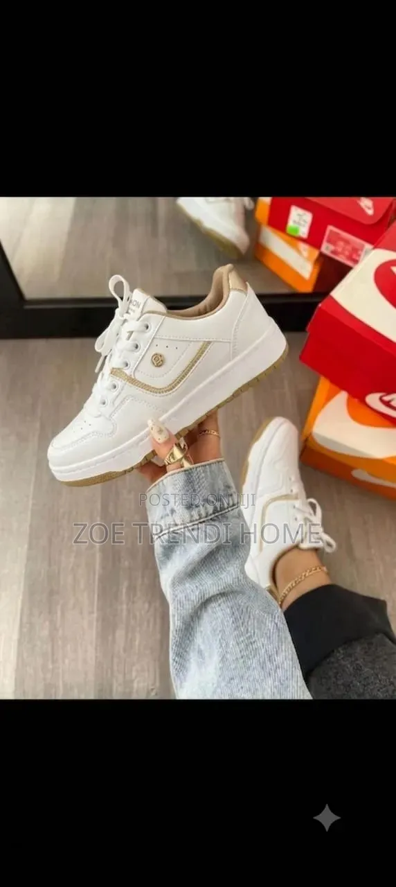 Nike Women's Casual Shoe ( Affordable Luxury Version)