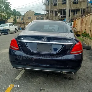 Mercedes-Benz C300 2015 Blue