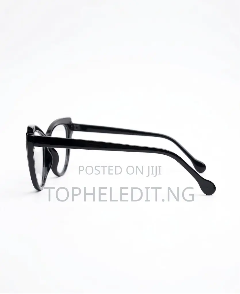 Vintage Cat-Eye Designer Glasses | Black Frame | Chic Glasses