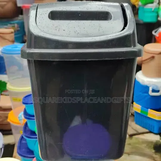 Plastic Trash Bin for Souvenir
