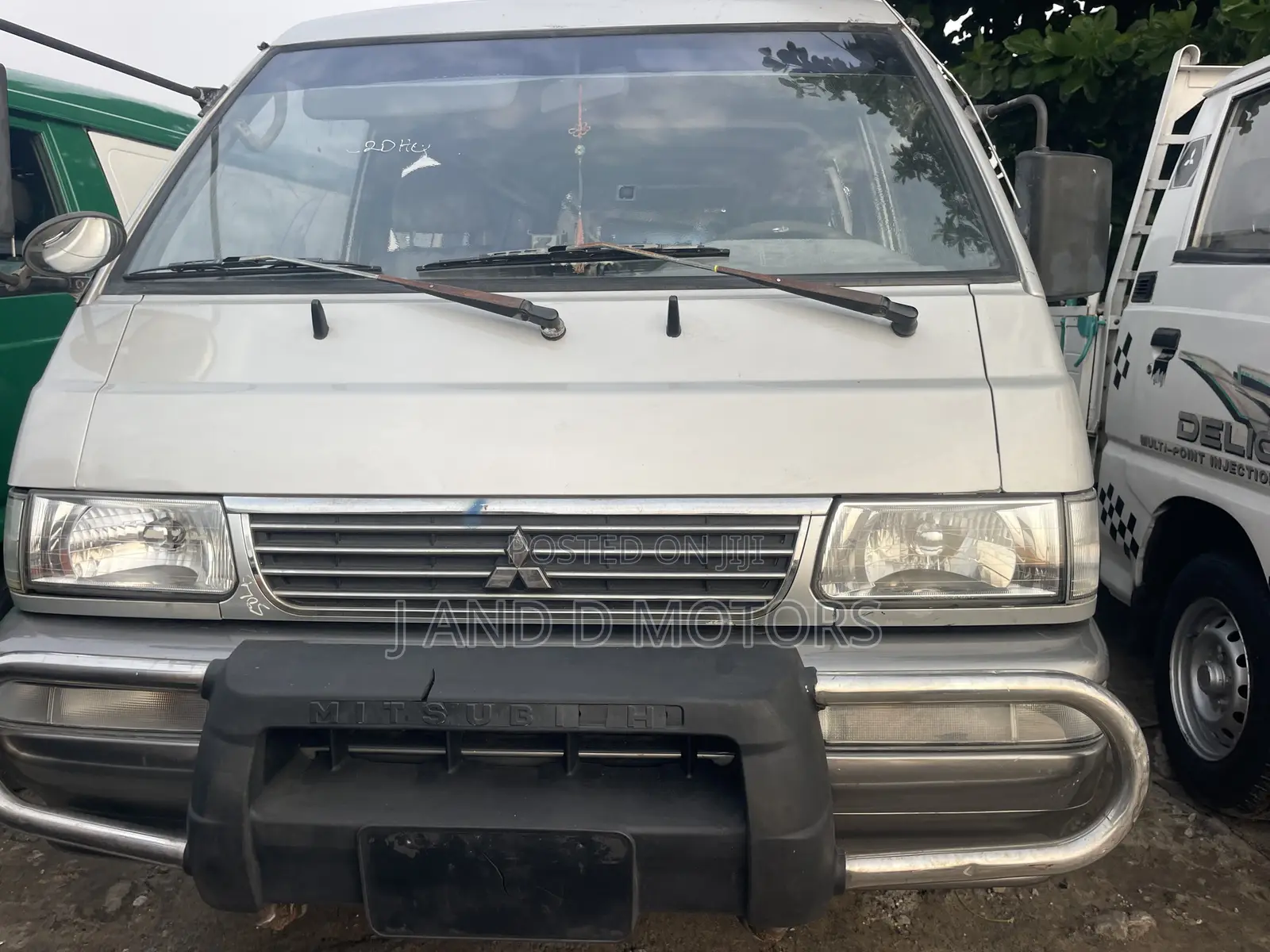 Mitsubishi L300 1999 White