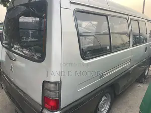 Mitsubishi L300 1999 White