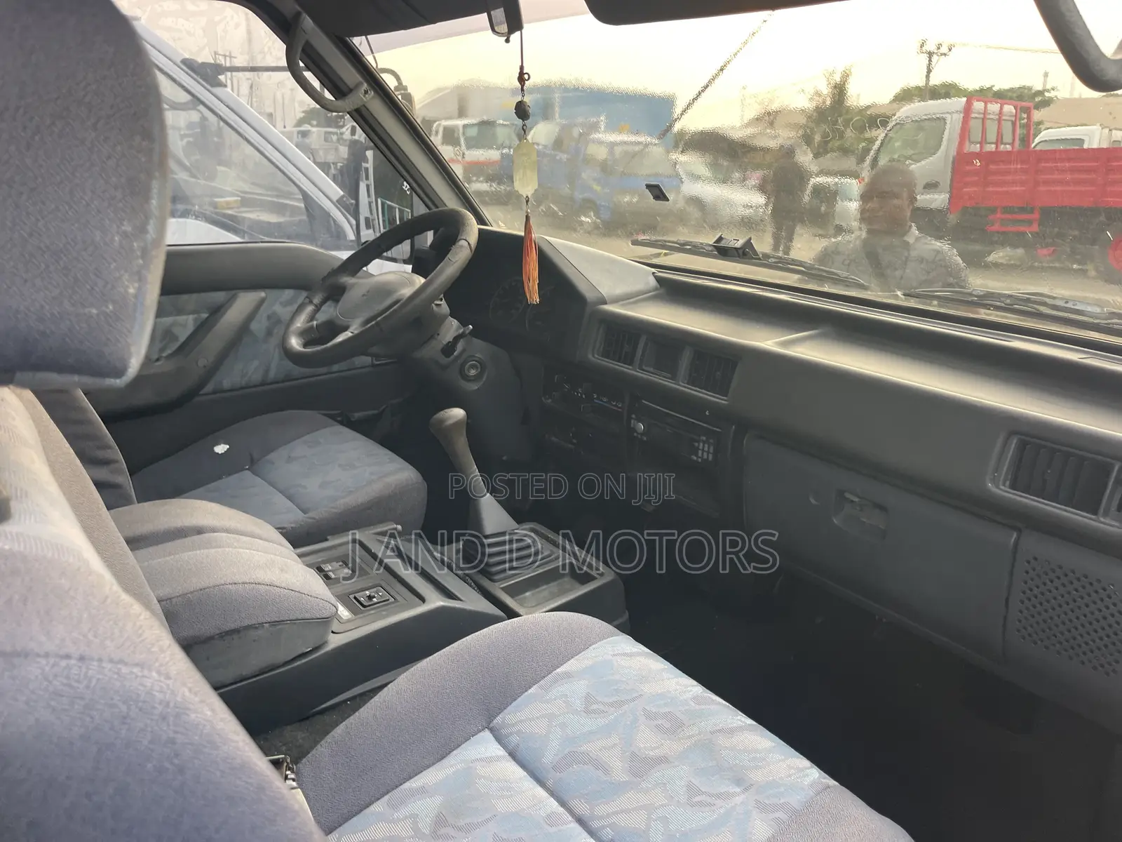 Mitsubishi L300 1999 White
