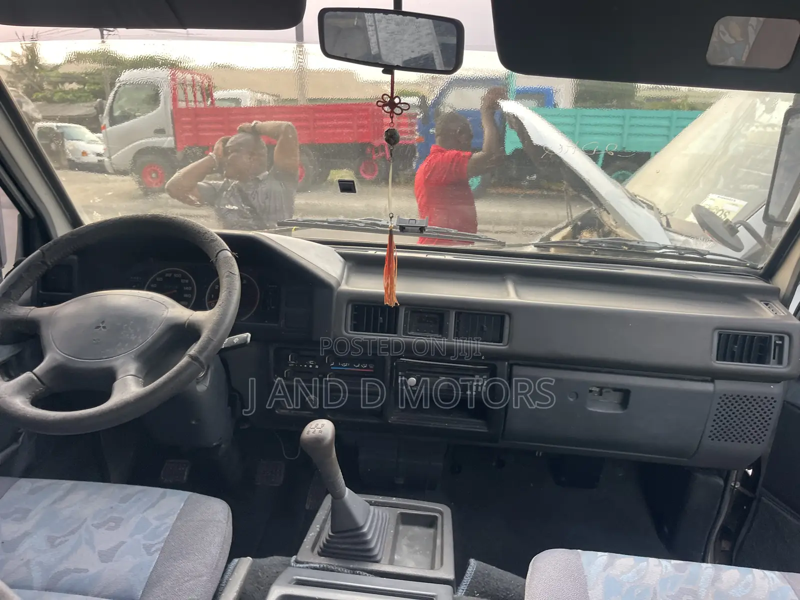 Mitsubishi L300 1999 White