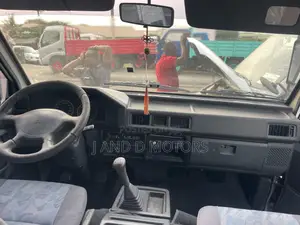 Mitsubishi L300 1999 White