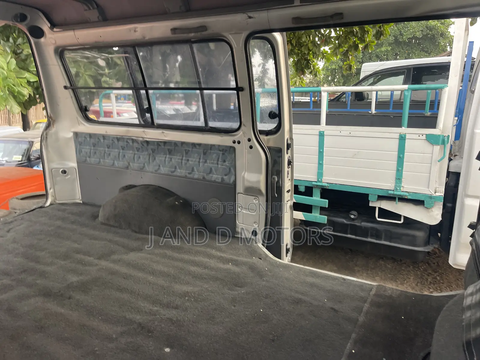 Mitsubishi L300 1999 White