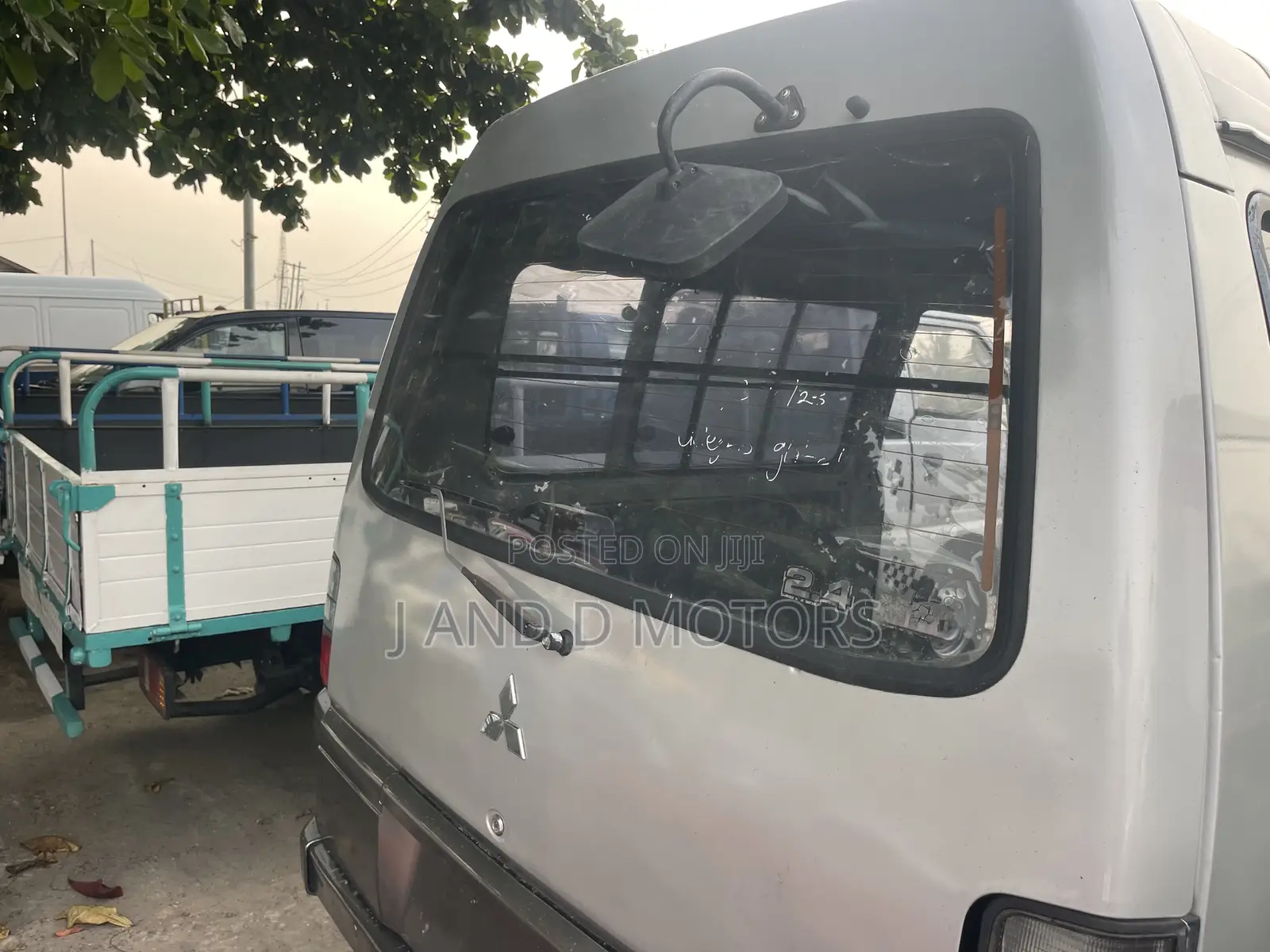Mitsubishi L300 1999 White