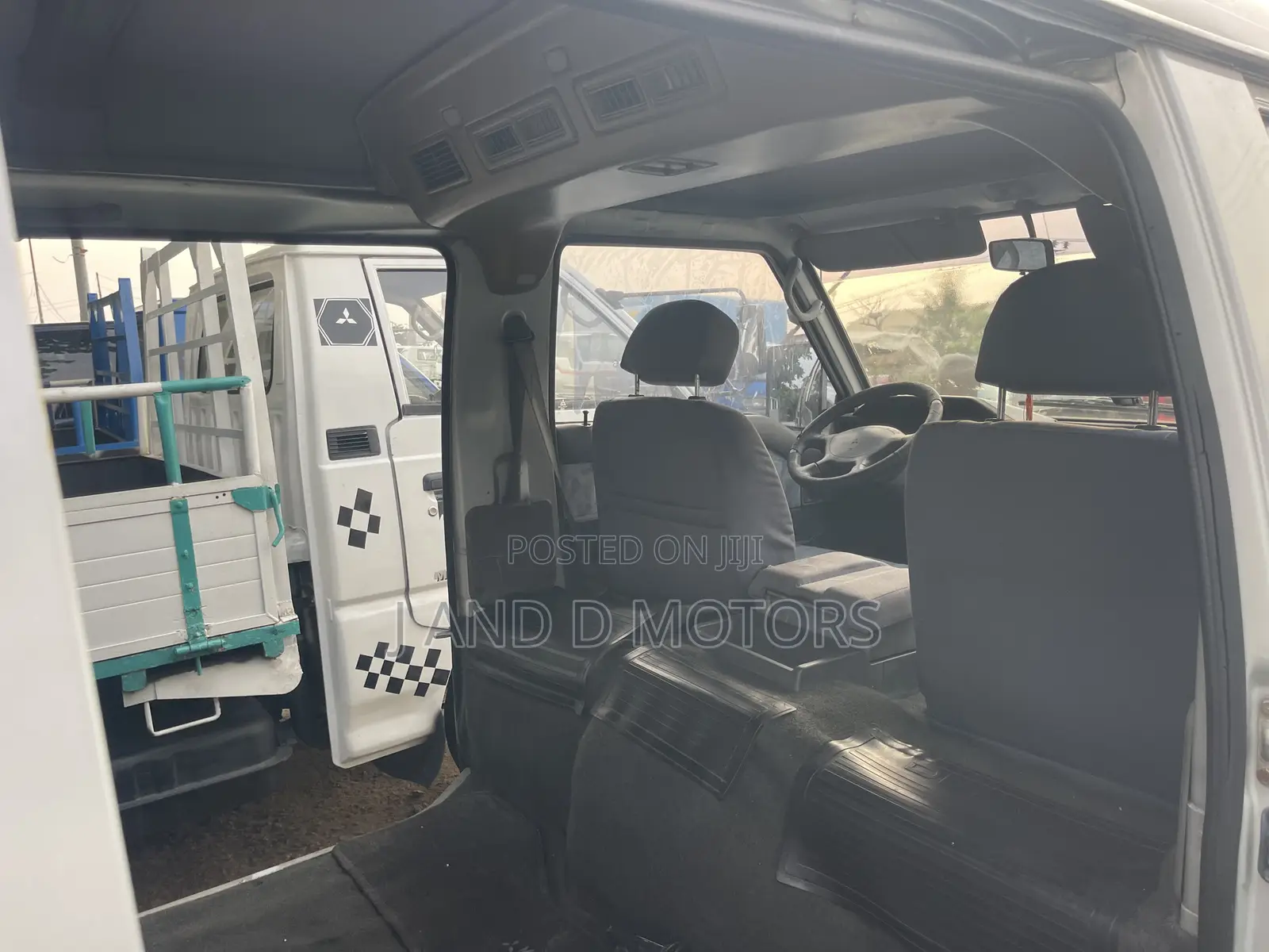 Mitsubishi L300 1999 White