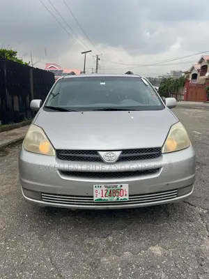 Toyota Sienna XLE 2005 Gold