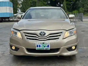 Toyota Camry LE 4dr Sedan (2.4L 4cyl 5A) 2008 Gold
