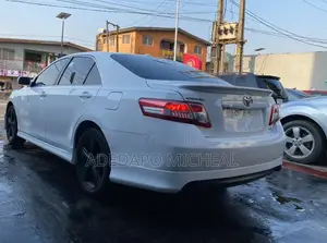 Toyota Camry SE 4dr Sedan (2.5L 4cyl 6AM) 2010 White