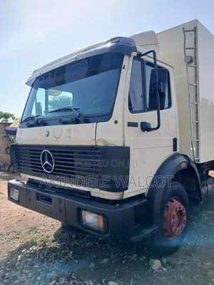 Mercedes Benz Container Truck