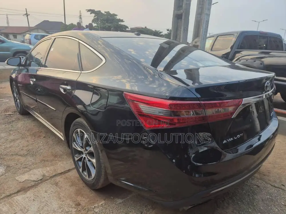 Toyota Avalon 2016 Black