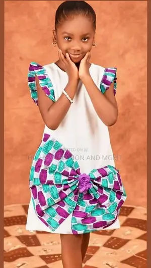Short Arms Gown With Bow
