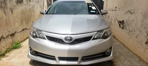 Toyota Camry SE 4dr Sedan (2.5L 4cyl 6A) 2014 Silver