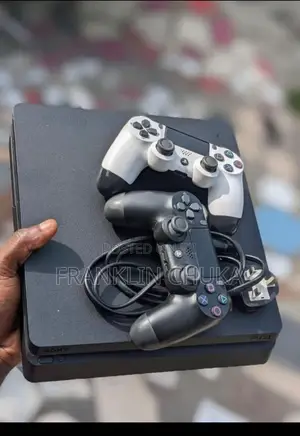 Play Station 4