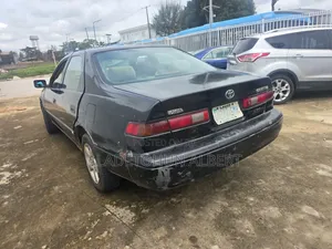 Toyota Camry 2000 Black