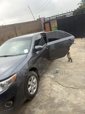 Toyota Camry LE 4dr Sedan (2.5L 4cyl 6A) 2013 Gray