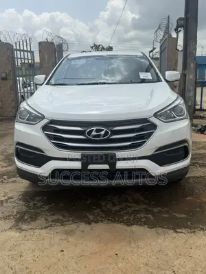 Hyundai Santa Fe 2018 White