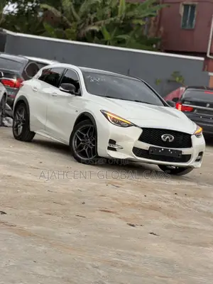 Infiniti Q30 2016 White
